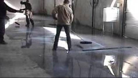 NITOFLOR LITHURIN 2 (20L)-Nitoflor Lithurin 2, a clear liquid based on sodium silicate, is mixed with water and applied to concrete surfaces.The solution penetrates the concrete and reacts with the ce